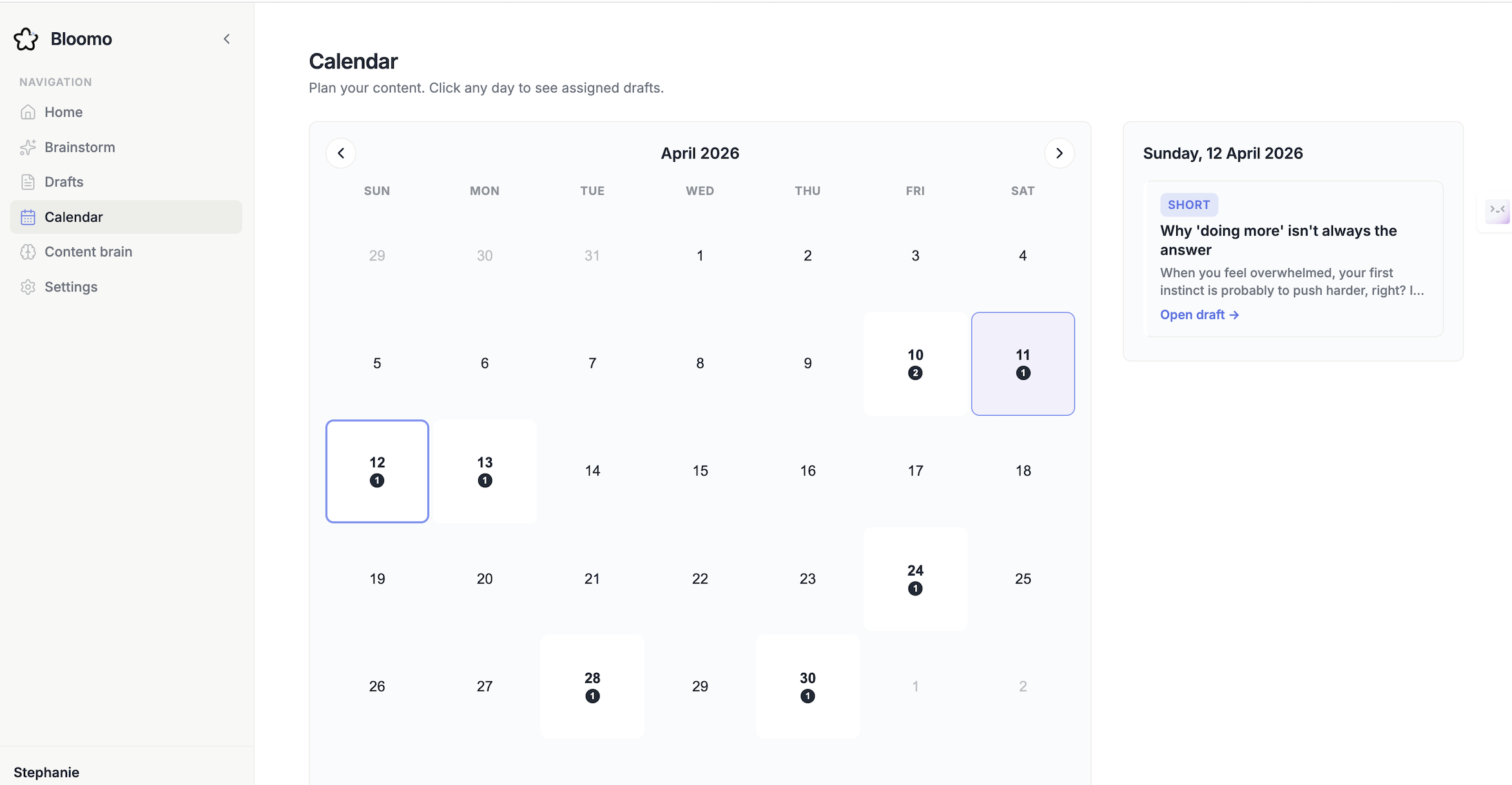 Bloomo web app – Calendar view showing scheduled drafts